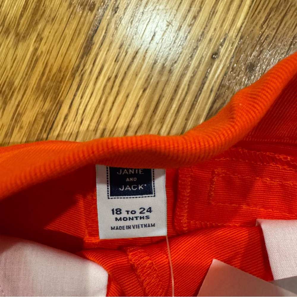 Janie and Jack baby toddler 18-24 mo Vibrant Orange Shorts with Bow Detail NWT - Picture 6 of 6